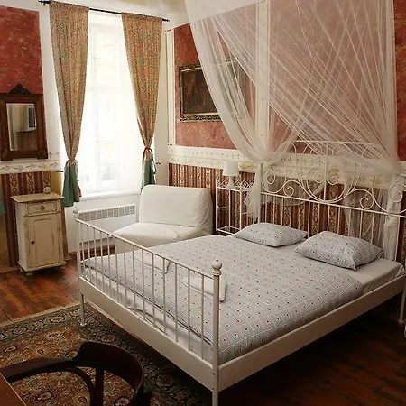 Отель Old Time 3*